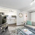 Upscale 2Br - Boutique Condo - Prime Location Downtown!
