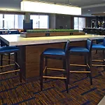 Courtyard By Marriott Hamilton