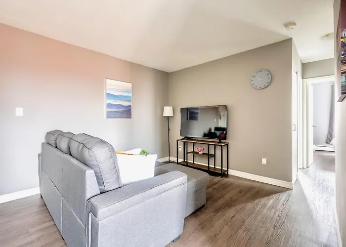 Newly Renovated 2Br Unit In Glenview West