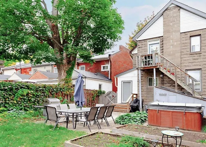 Charming Corktown Home With Bbq Grill & Backyard