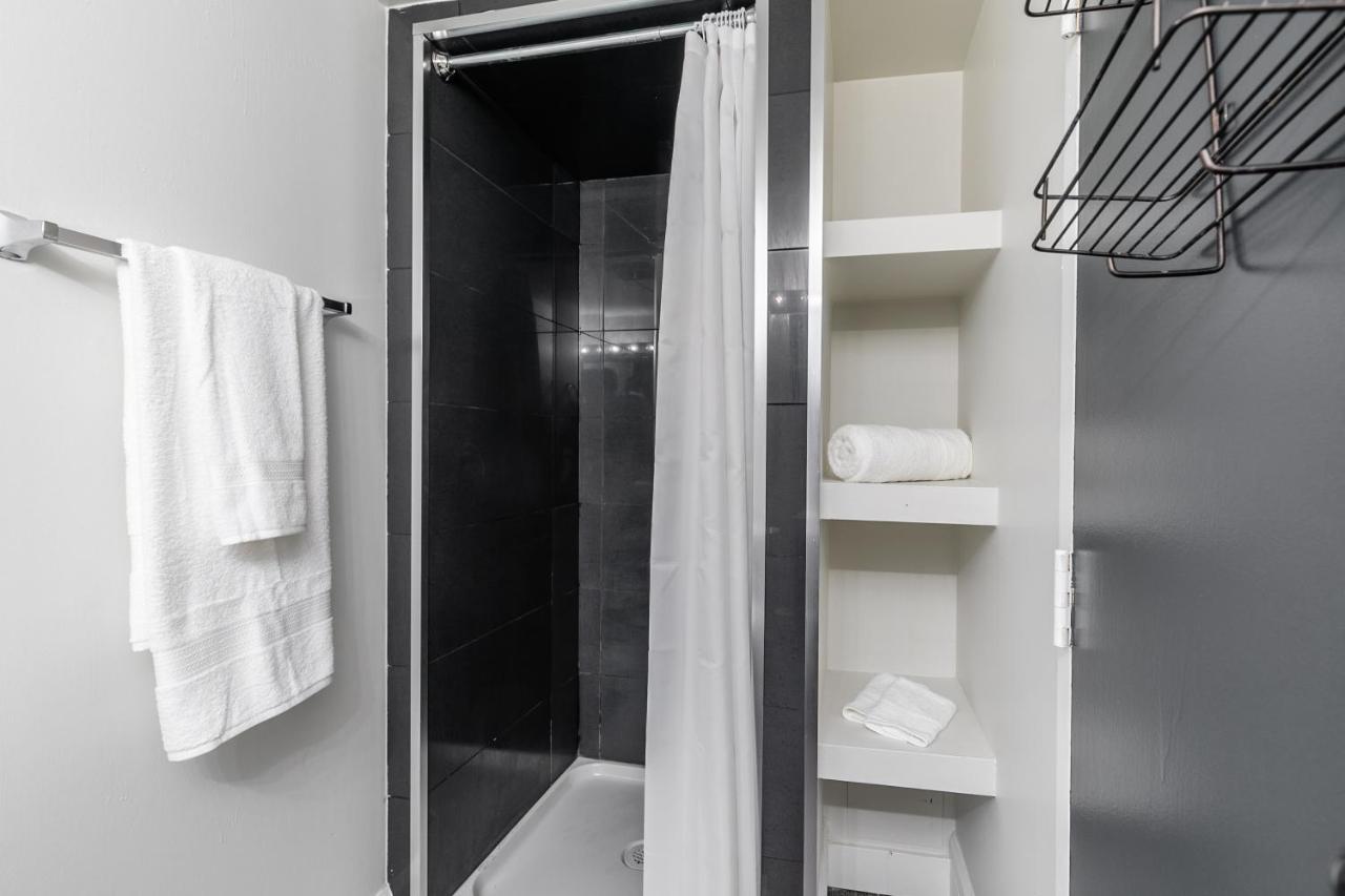 Apartment Upscale 2br - Boutique - Prime Location Downtown!