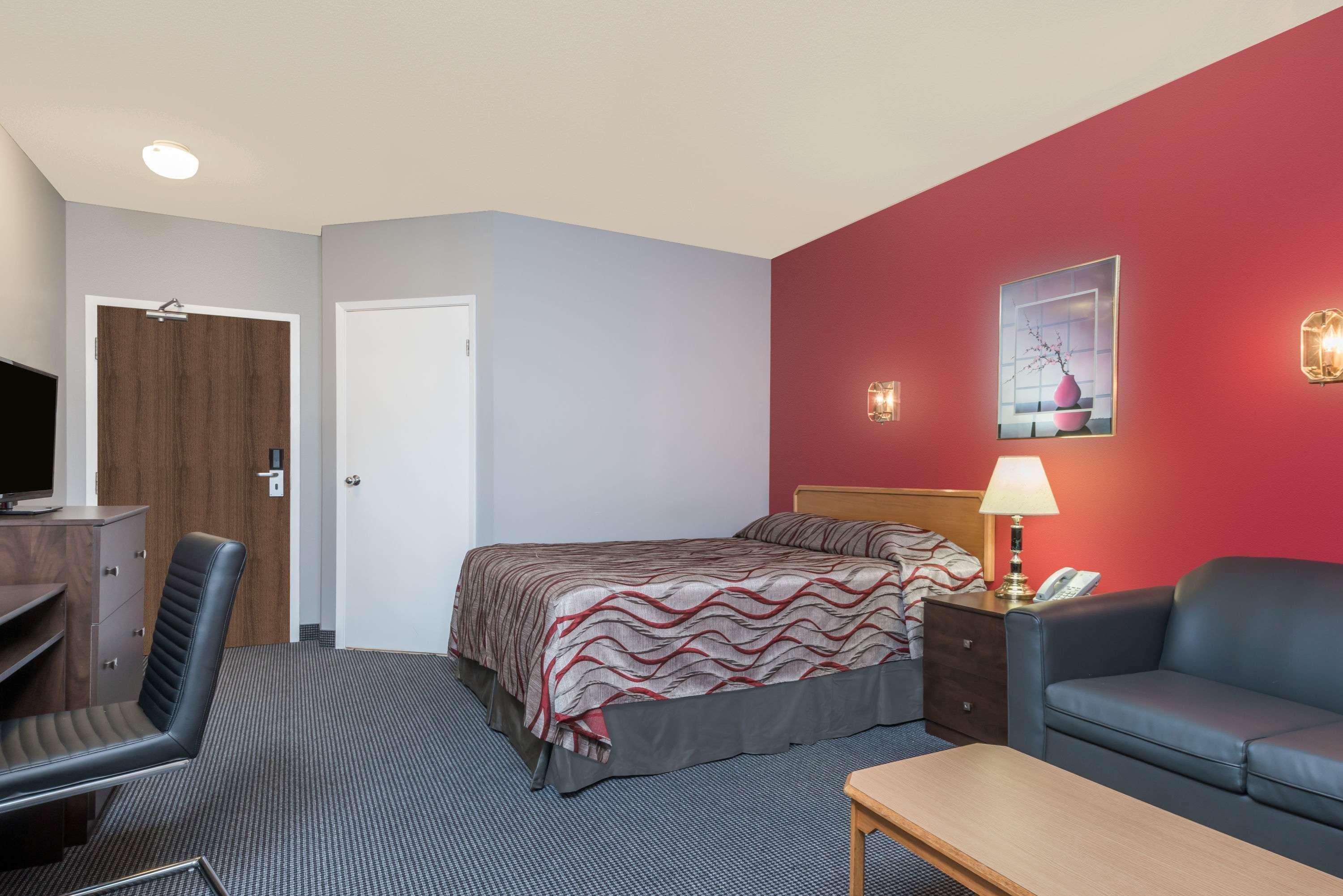Super 8 Mount Hope/hamilton International Airport Hotel Hamilton