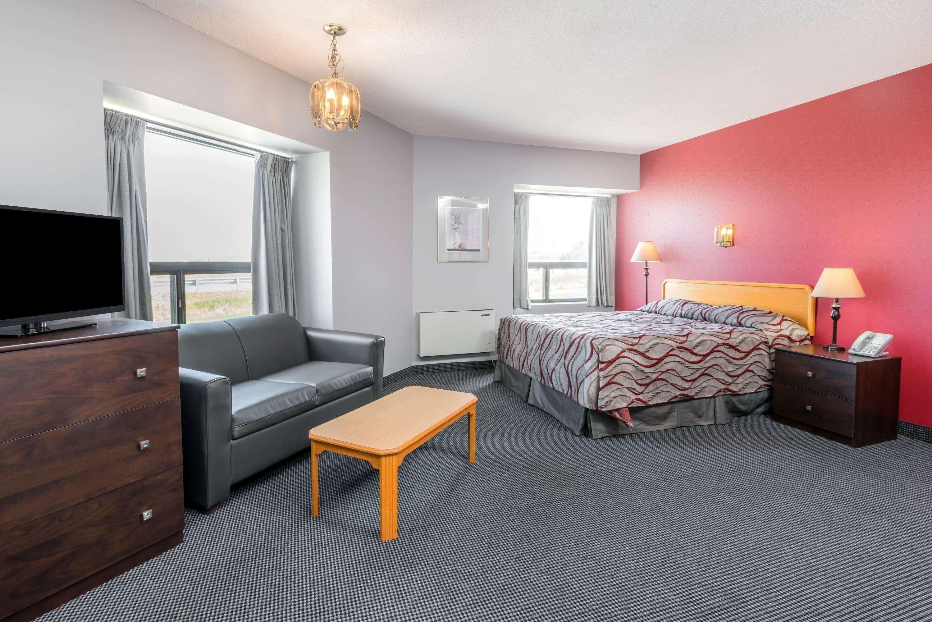 Super 8 Mount Hope/hamilton International Airport 2* Hamilton