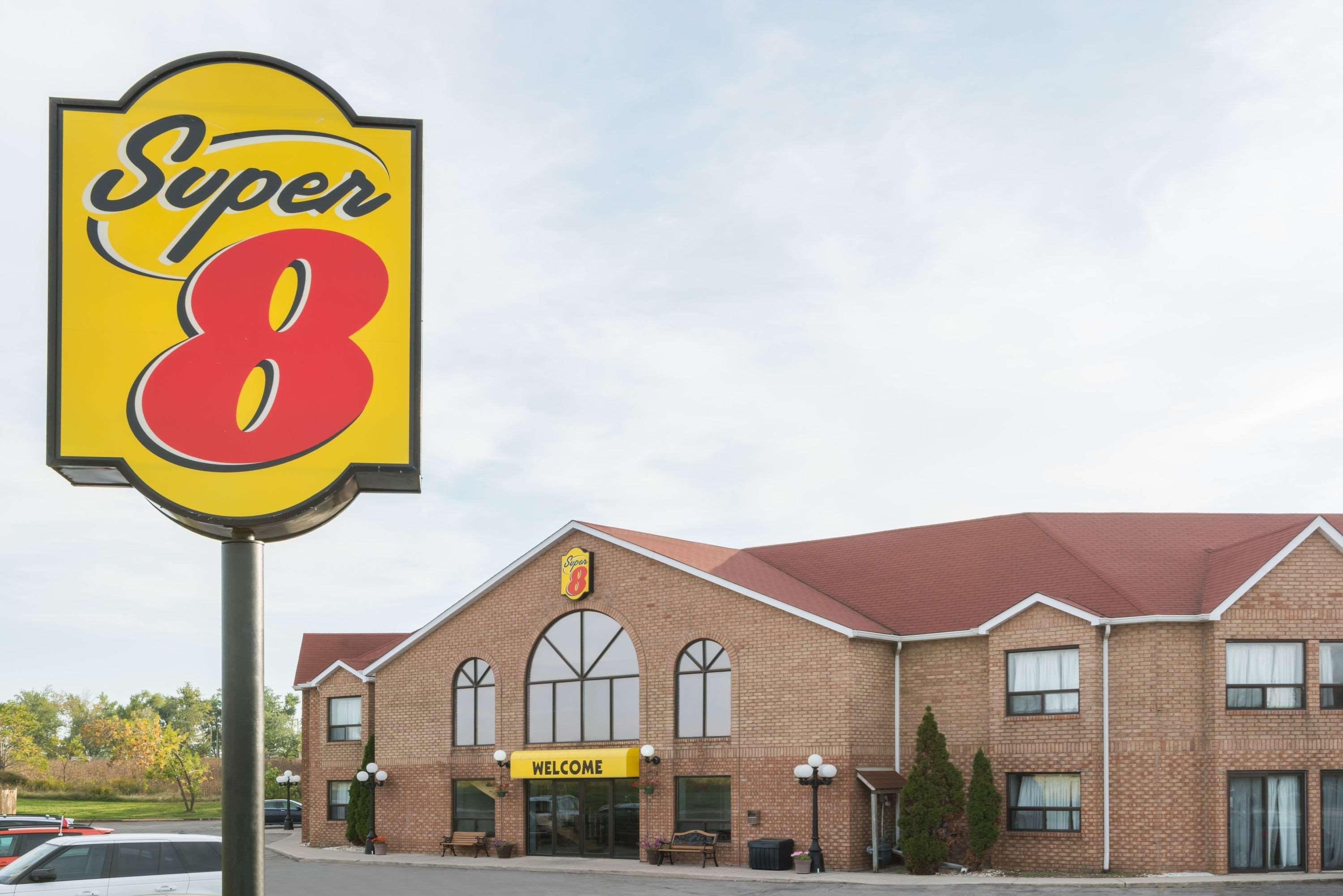Super 8 Mount Hope/hamilton International Airport Hotel