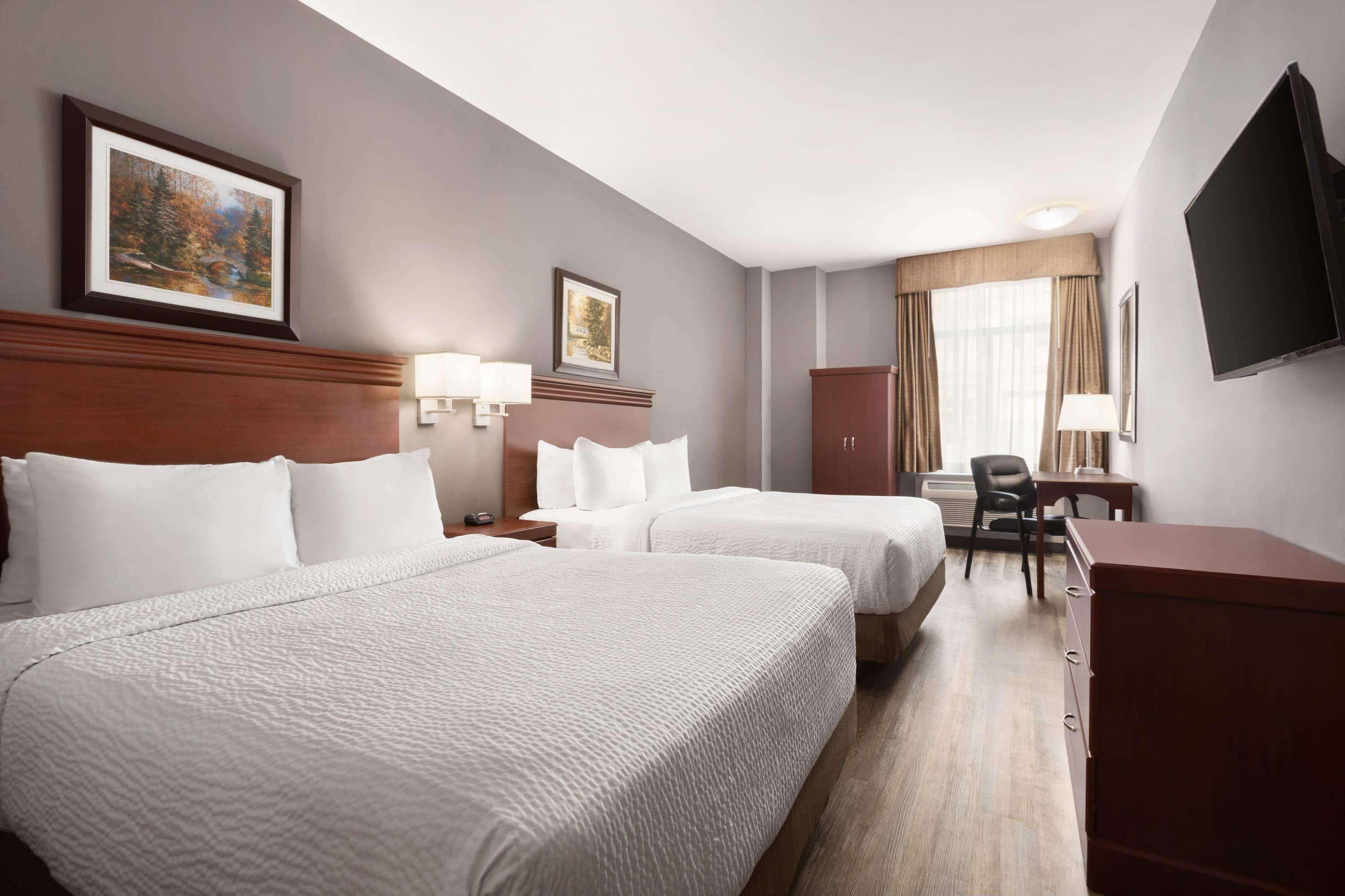 Days By Wyndham - Downtown Hotel Hamilton