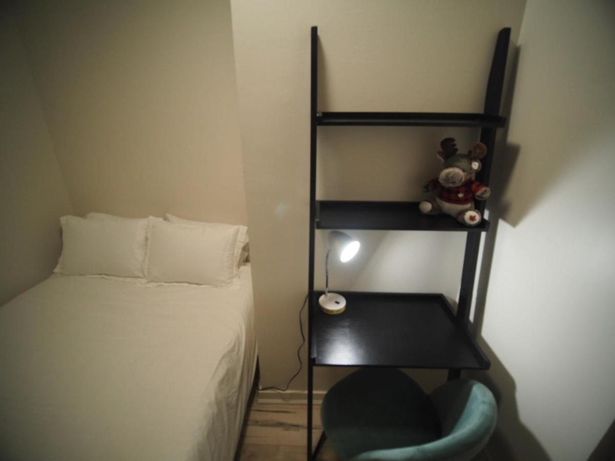 Cozy 1 Bedroom Centrally Located Apartment