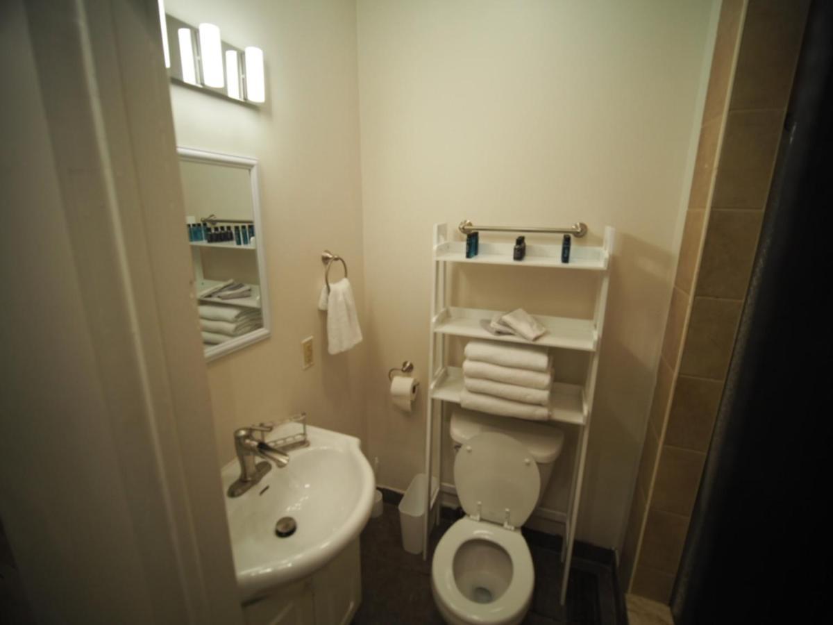 Apartment Cozy 1 Bedroom Centrally Located