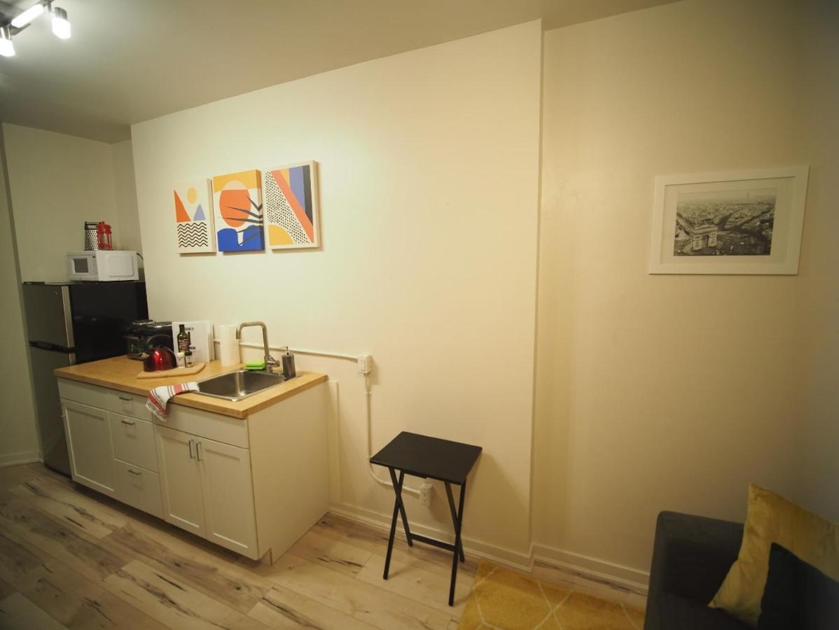 Apartment Cozy 1 Bedroom Centrally Located *