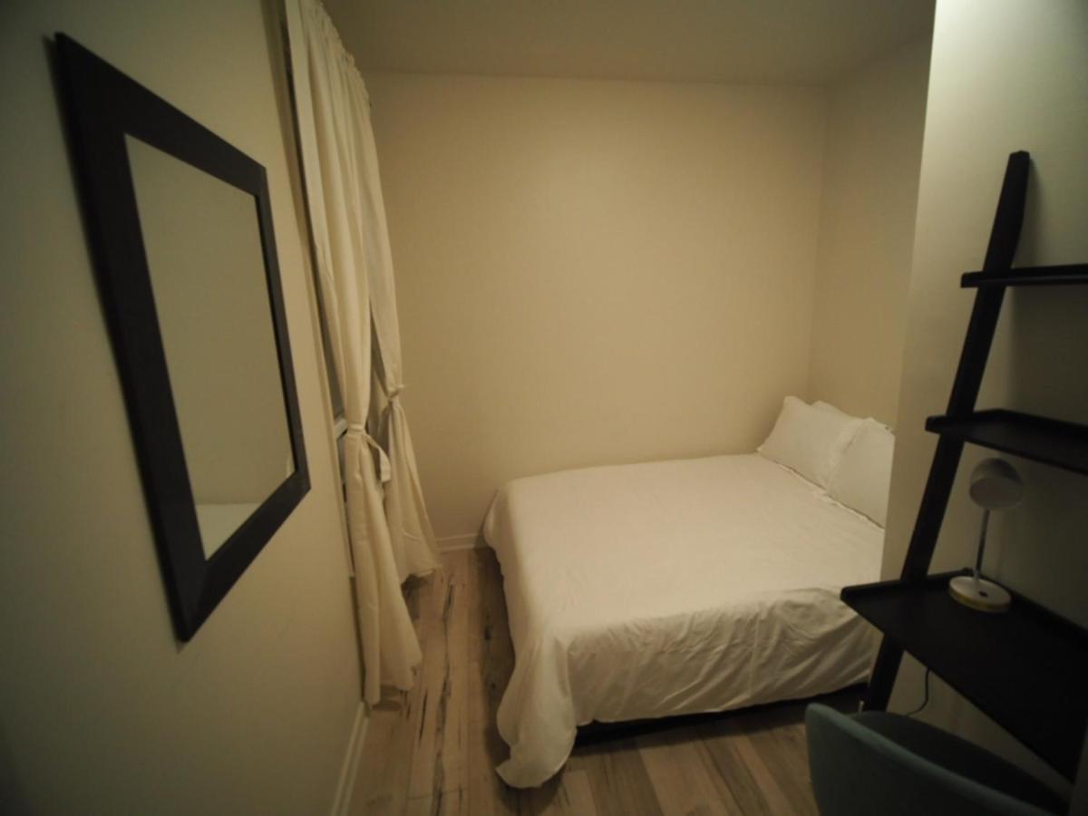 Apartment Cozy 1 Bedroom Centrally Located *