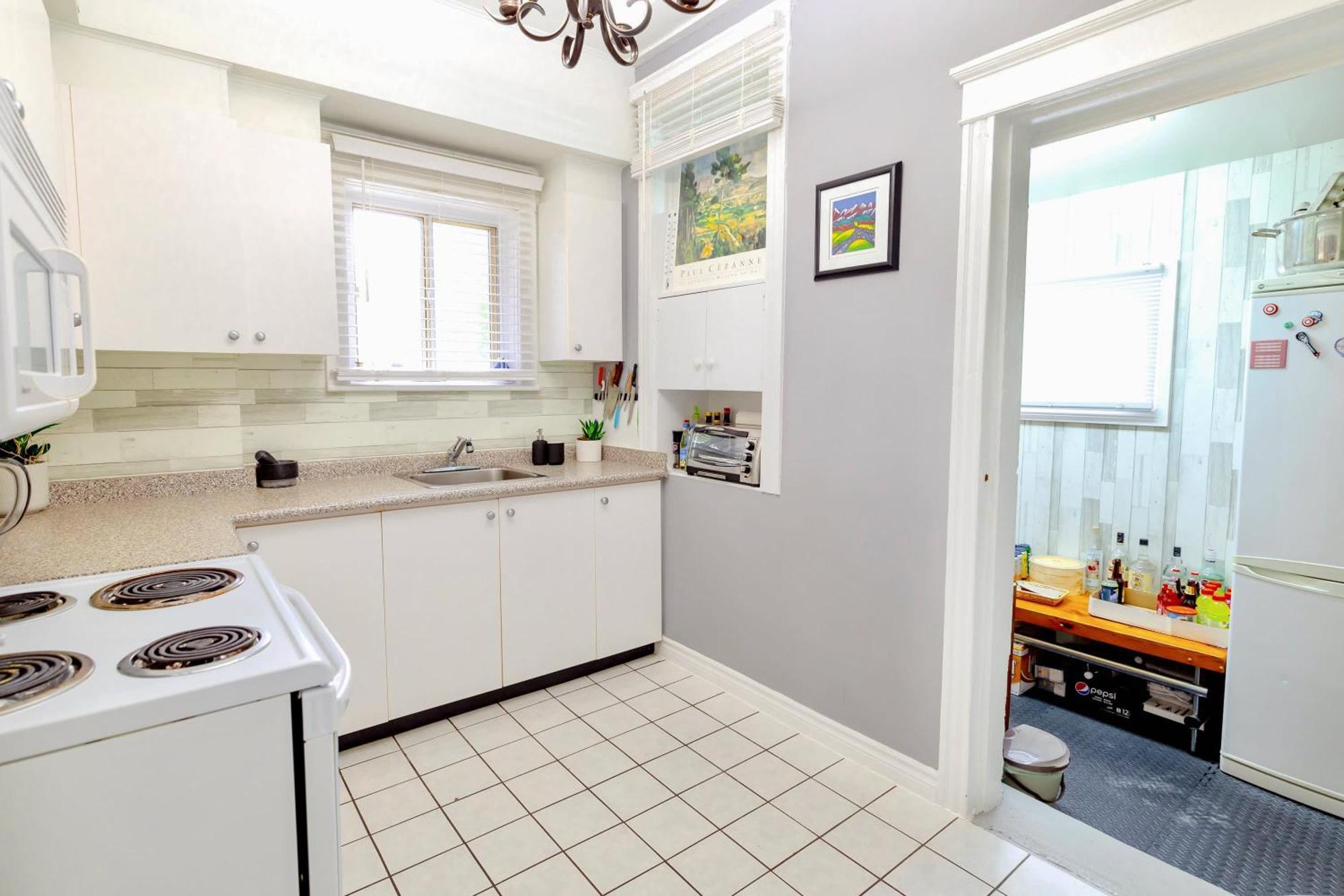 Charming Corktown With Bbq Grill & Backyard Hamilton