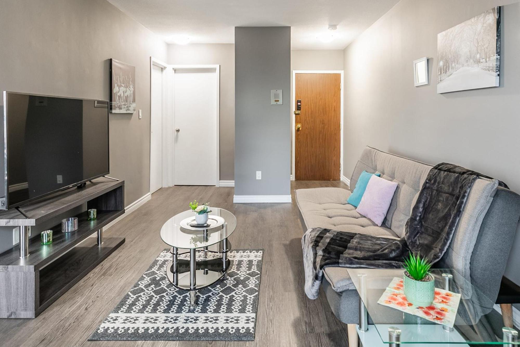 Apartment Glenview West With Patio - Near Downtown *