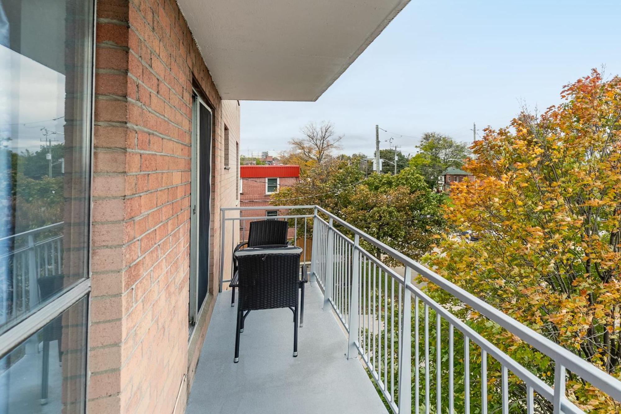 Apartment Glenview West With Patio - Near Downtown