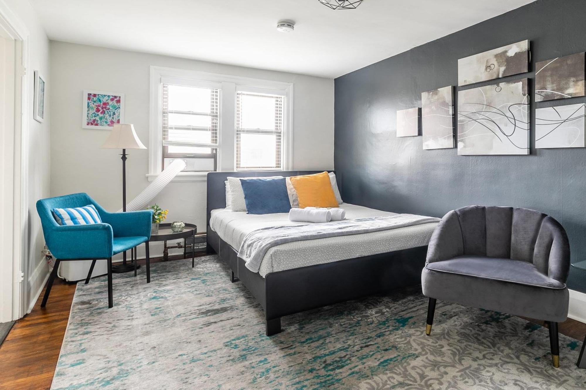 Newly Renovated Modern On St South *