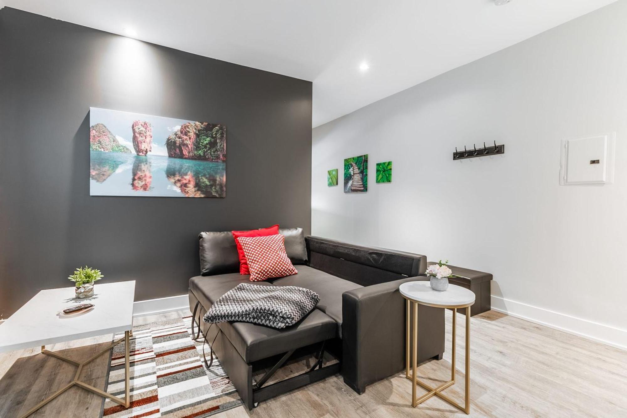 Upscale 2br With Netflix - Prime Location Hamilton
