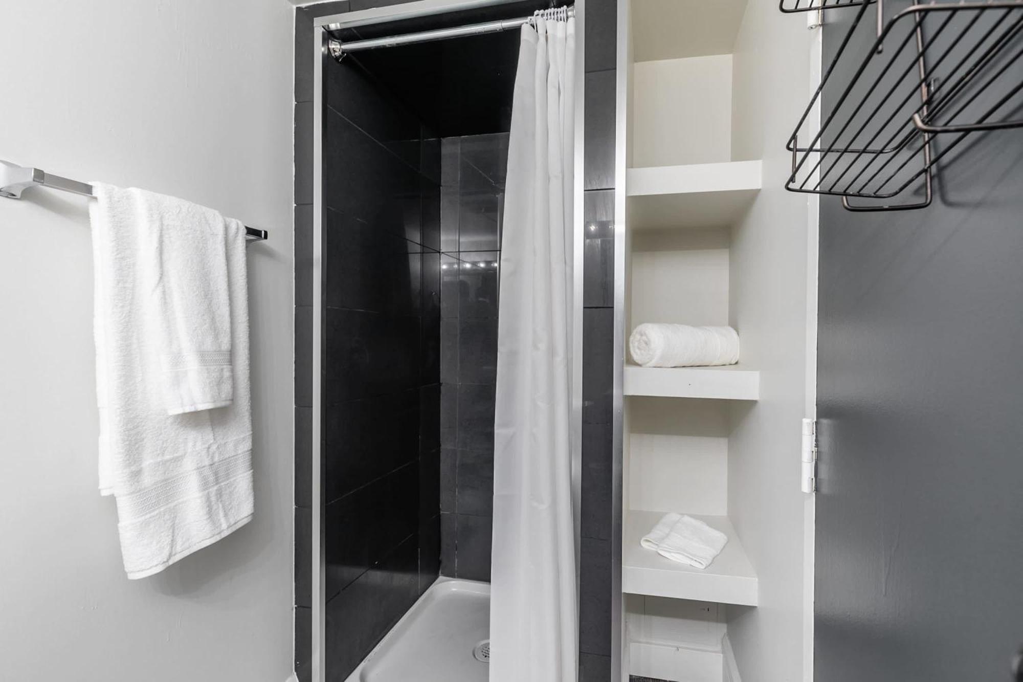 Apartment 2br - Steps To Downtown