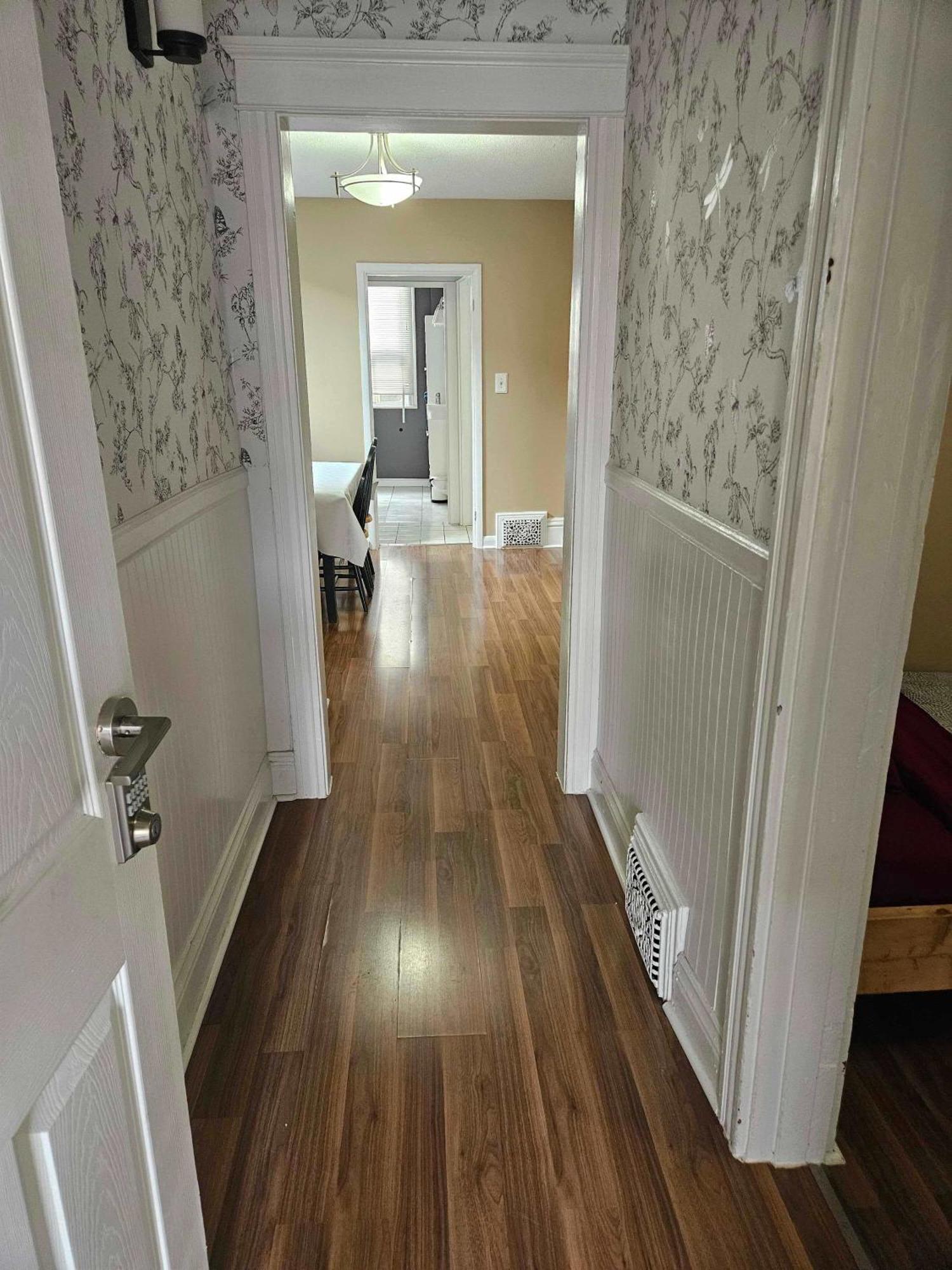 Charming Corktown With Bbq Grill & Backyard Holiday home Hamilton