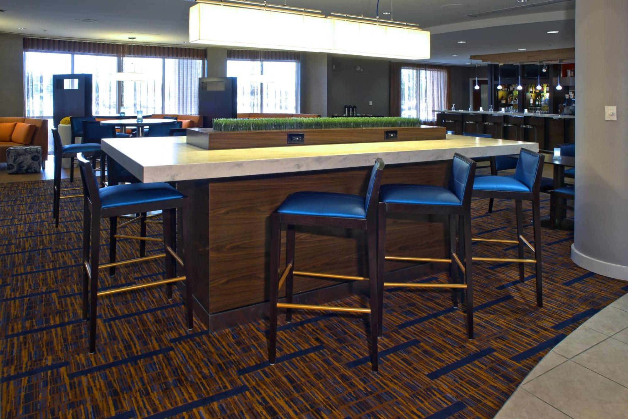Courtyard By Marriott