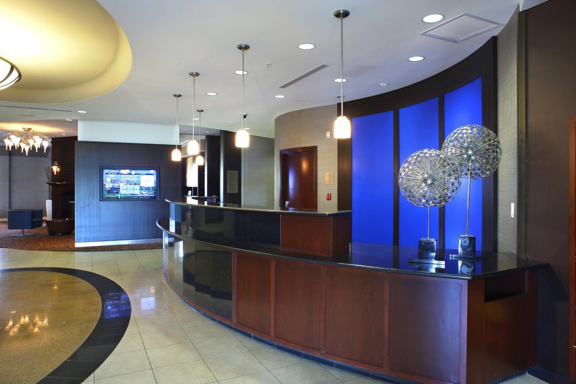 Courtyard By Marriott Hotel Hamilton