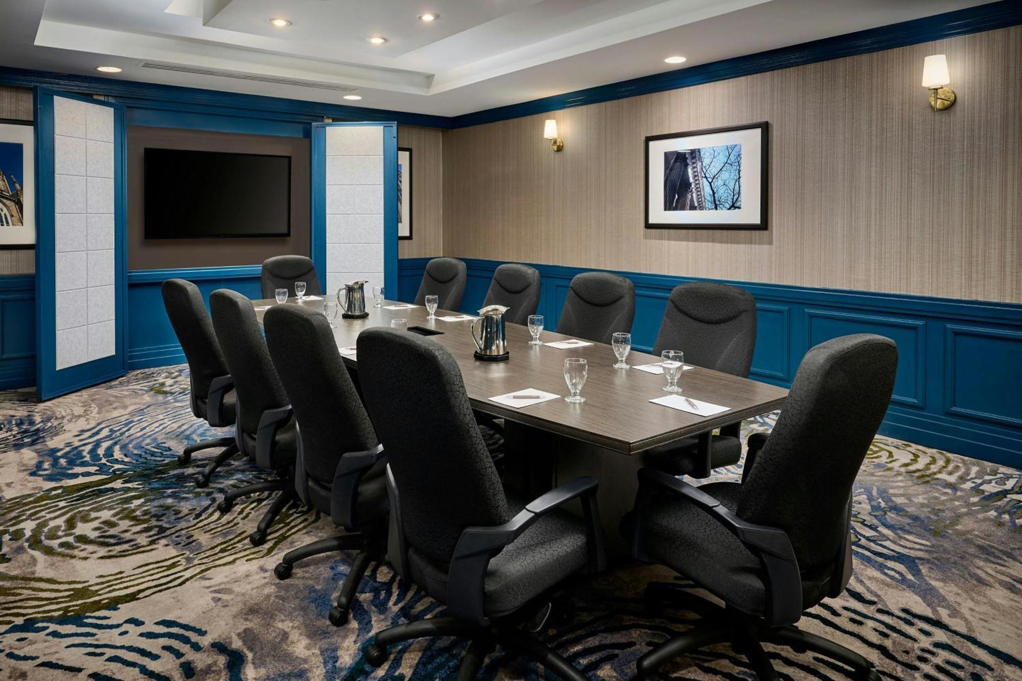 Sheraton Hotel 3*