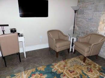 Hotel The Barracks 4*