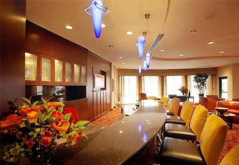 Courtyard By Marriott Hotel Hamilton