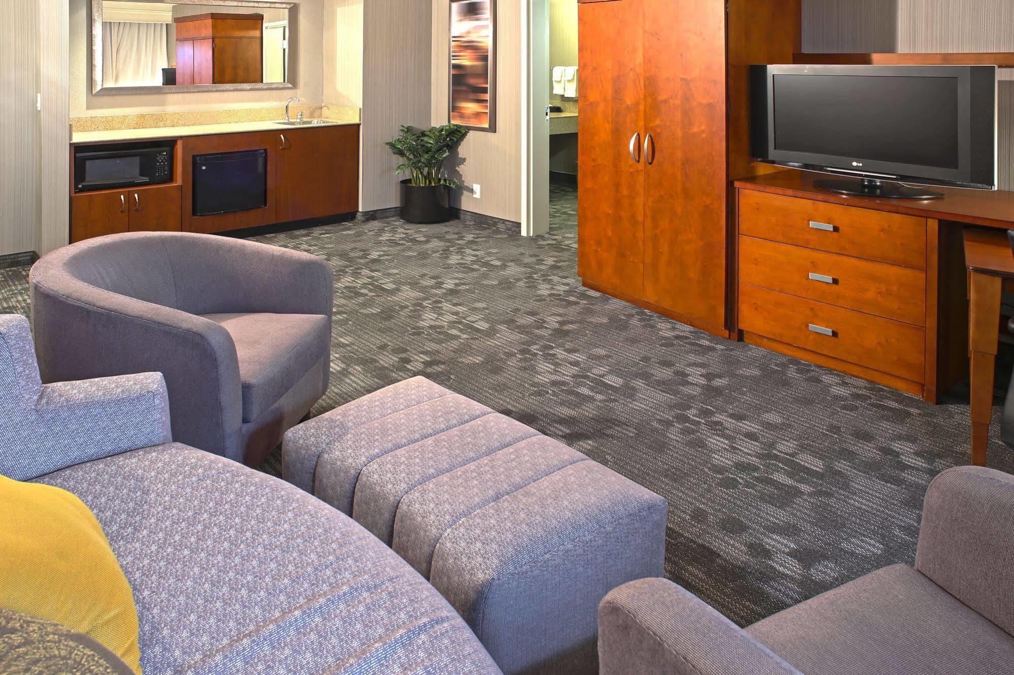 Courtyard By Marriott
