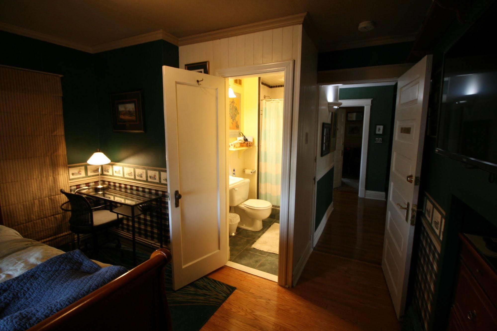 Rose Arden Bed & Breakfast 3*