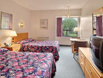 Super 8 Mount Hope/hamilton International Airport Hotel